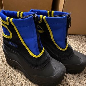 Boys snow boots